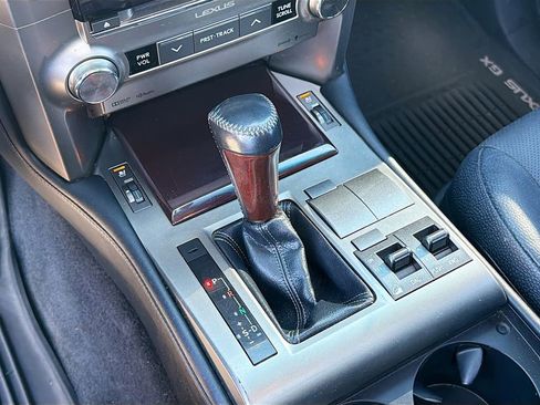 Used 2016 Lexus GX 460 Base w/ Premium Package image 17