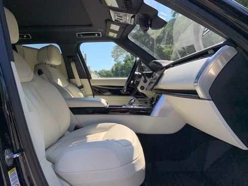 Certified 2023 Land Rover Range Rover SE image 15