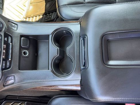 Used 2017 Chevrolet Suburban LT image 29