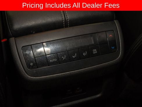 Used 2023 Nissan Pathfinder SL AWD/4WD image 8