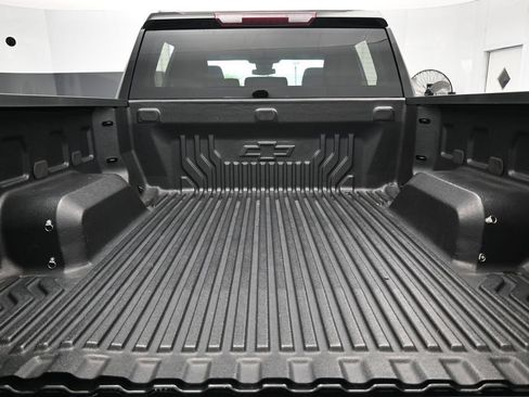Used 2024 Chevrolet Silverado 1500 LT RWD image 33