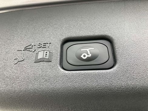 New 2025 Lincoln Nautilus Reserve image 16