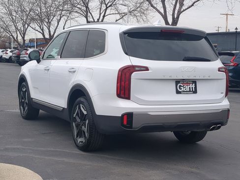 Used 2025 Kia Telluride S image 9