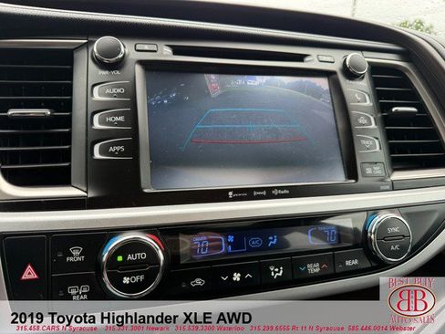 Used 2019 Toyota Highlander XLE AWD/4WD image 23