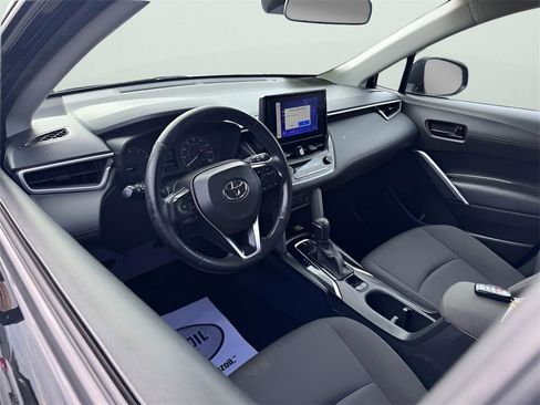Used 2023 Toyota Corolla Cross LE image 10