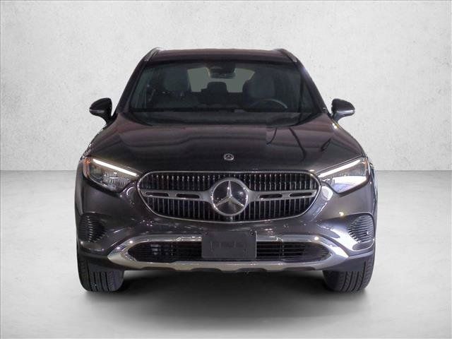 Used 2026 Mercedes-Benz GLC 300 image 2