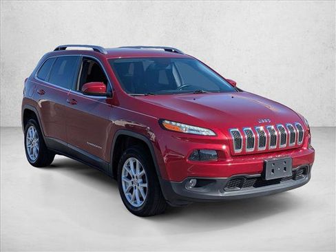 Used 2016 Jeep Cherokee Latitude image 3