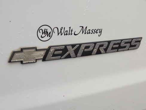 Used 2019 Chevrolet Express 2500 w/ Driver Convenience Package image 17