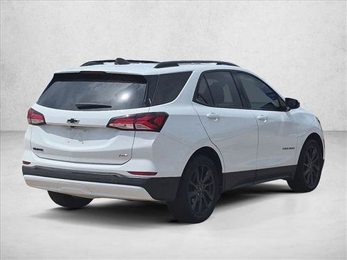 Certified 2022 Chevrolet Equinox RS FWD image 5