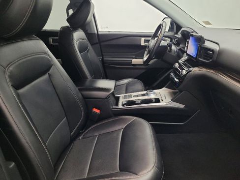 Used 2021 Ford Explorer Limited image 21