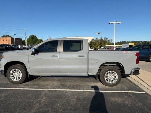 Used 2024 Chevrolet Silverado 1500 LT AWD/4WD image 12