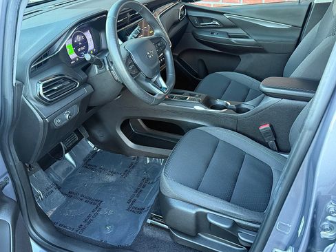 Used 2023 Chevrolet Bolt LT image 30