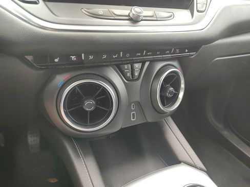 Used 2024 Chevrolet Blazer LT FWD image 34