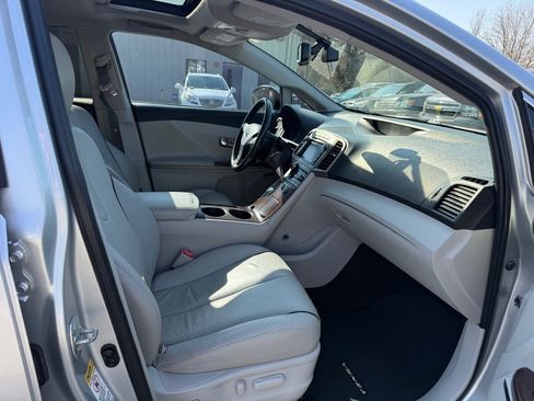 Used 2009 Toyota Venza AWD image 16