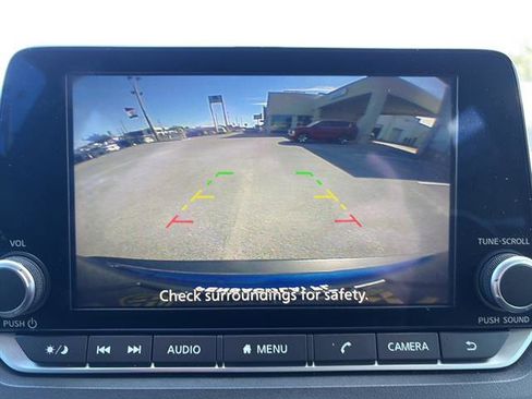 Used 2023 Nissan Rogue SV image 21