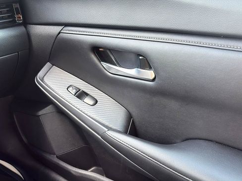 Certified 2024 Nissan Sentra SV FWD image 32