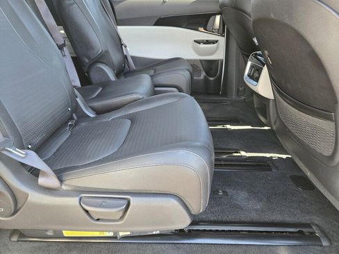 Used 2024 Kia Carnival SX Prestige FWD image 16