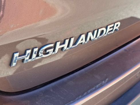 Used 2018 Toyota Highlander Limited AWD/4WD image 11