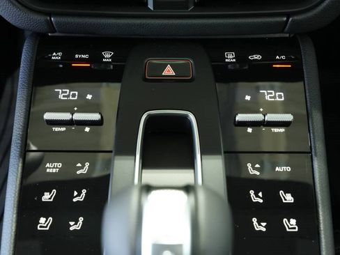 New 2026 Porsche Macan image 21