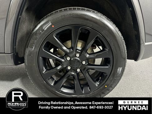 Used 2017 Jeep Grand Cherokee Altitude image 5