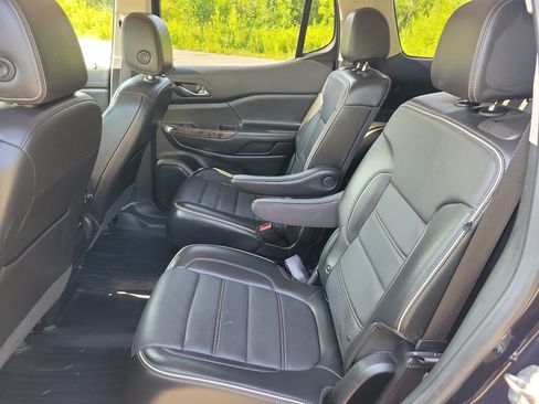Used 2021 GMC Acadia Denali w/ Denali Ultimate Package AWD/4WD image 16