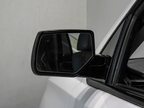 Used 2018 Chevrolet Tahoe Premier AWD/4WD image 40