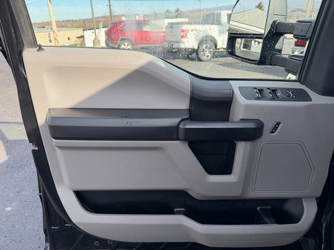 Used 2020 Ford F250 XL w/ STX Appearance Package image 12