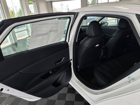 New 2026 Hyundai Elantra Limited FWD image 32