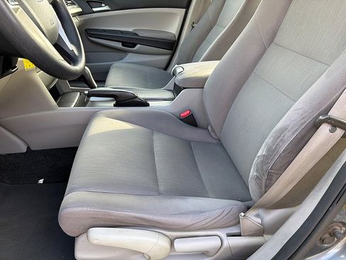 Used 2012 Honda Accord LX image 9