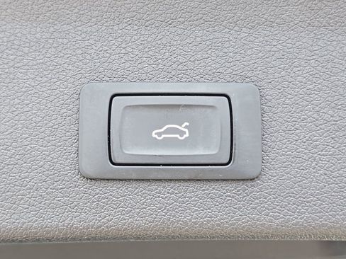 Used 2017 Audi Q5 2.0T Premium Plus w/ Technology Package image 14