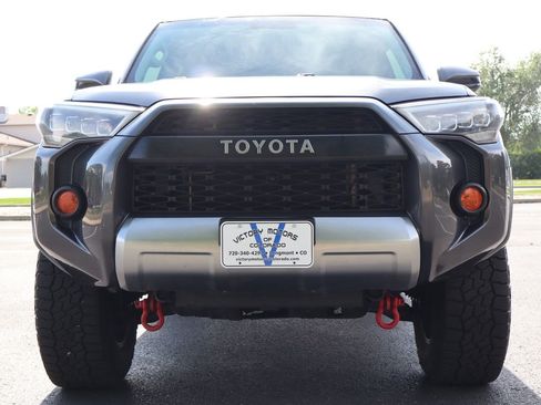 Used 2017 Toyota 4Runner SR5 AWD/4WD image 13