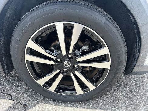Used 2019 Nissan Kicks SV w/ Exterior Electronics Package FWD image 12