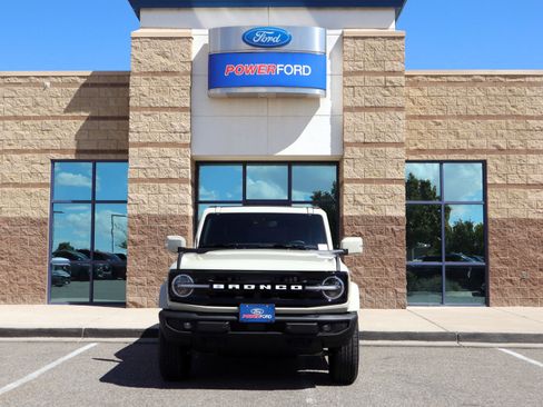 New 2025 Ford Bronco Outer Banks AWD/4WD image 3