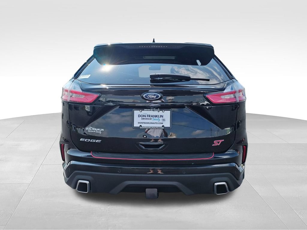 Used 2020 Ford Edge ST w/ Cold Weather Package AWD/4WD image 4