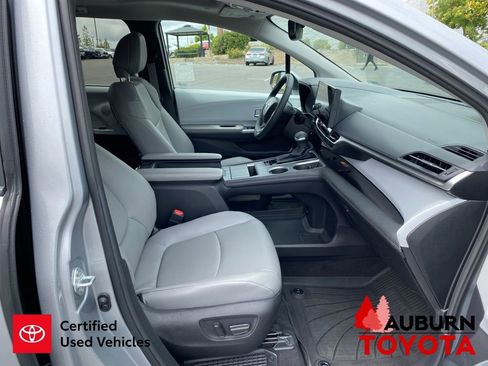 Certified 2025 Toyota Sienna XLE AWD/4WD image 13