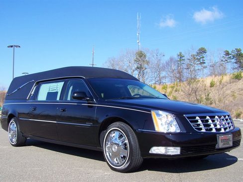 Used 2008 Cadillac DTS Hearse image 3