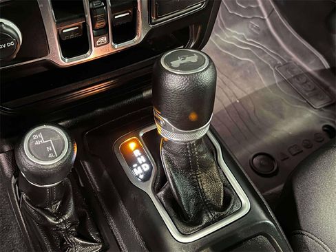 Used 2022 Jeep Wrangler Unlimited Sport image 31