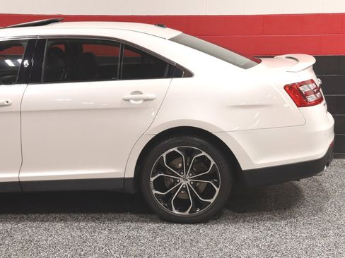 Used 2013 Ford Taurus SHO image 22