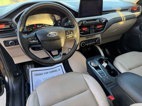 Used 2020 Ford Escape SEL image 22