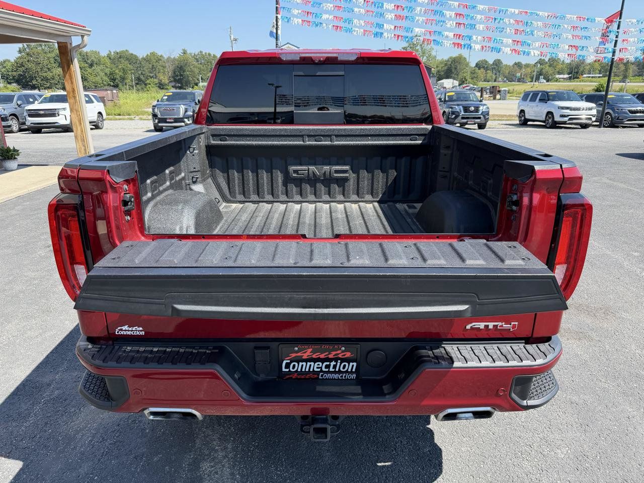 Used 2025 GMC Sierra 1500 AT4 w/ AT4 Premium Package AWD/4WD image 6