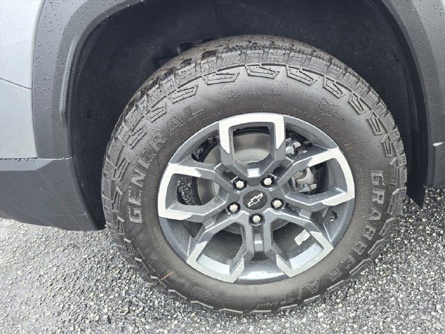 New 2027 Chevrolet Equinox ACTIV w/ Convenience Package III FWD image 35