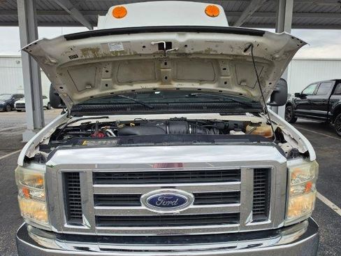 Used 2009 Ford E-350 and Econoline 350 Extended Super Duty RWD image 27