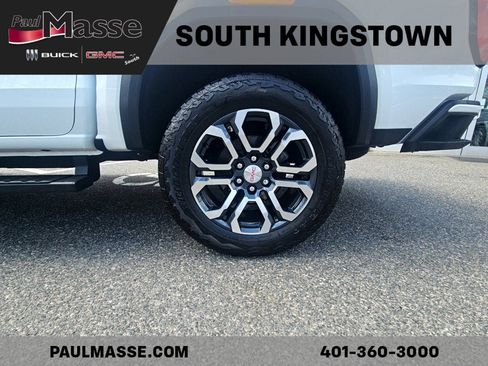 Used 2023 GMC Canyon AT4 w/ AT4 Premium Package AWD/4WD image 8