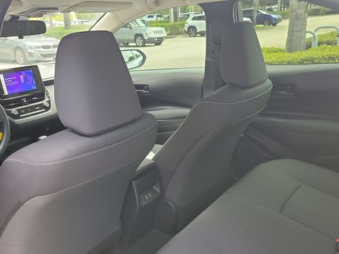 Used 2025 Toyota Corolla LE FWD image 10