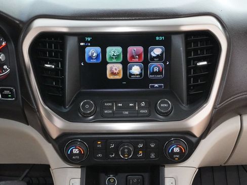 Used 2017 GMC Acadia Denali w/ Technology Package FWD image 11