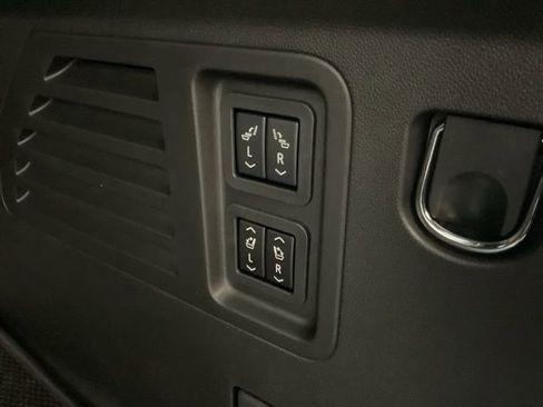 New 2026 Chevrolet Traverse High Country w/ LPO, Floor Liner Package AWD/4WD image 34