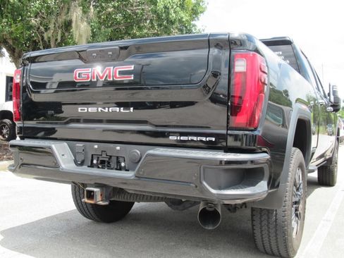 Used 2024 GMC Sierra 3500 Denali w/ Denali Reserve Package AWD/4WD image 4