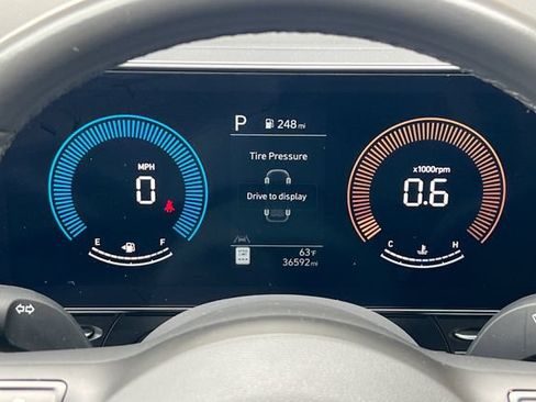 Used 2024 Hyundai Kona SEL FWD image 31