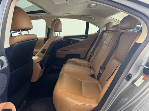 Used 2017 Lexus LS 460 w/ Comfort Package RWD image 21