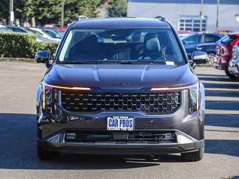 New 2025 Kia Carnival SX w/ SX Dark Edition Package image 3